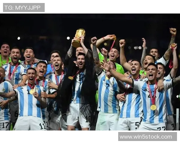 西甲33岁老将重返国家队展现巅峰状态12球10助助球队再创辉煌